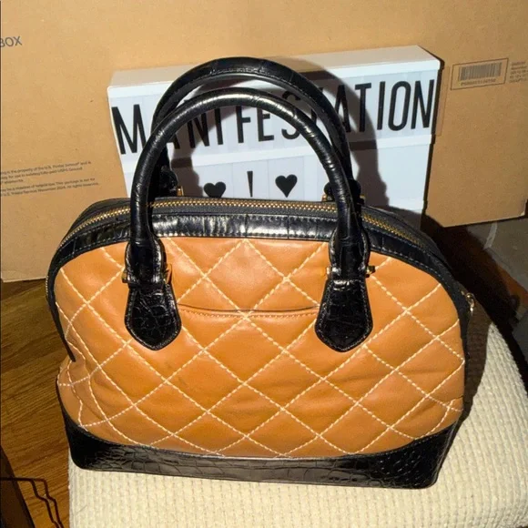 Michael Kors Smythe Dome sz Large - Picture 3 of 13